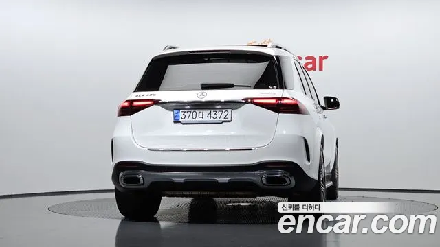 Mercedes-Benz GLE-Class — Фото автомобиля 3