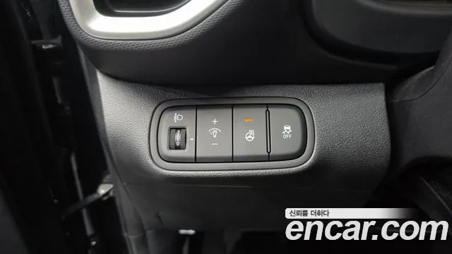 Hyundai Venue — Фото автомобиля 22
