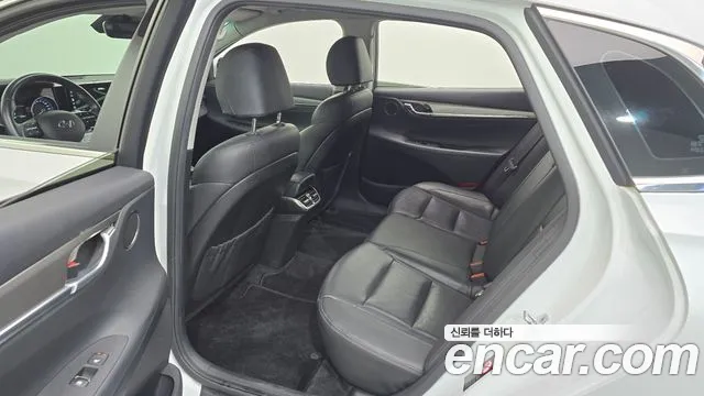 Hyundai Grandeur Новый Grandeur IG — Фото автомобиля 11