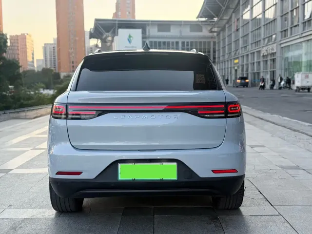 Leapmotor C11 — Фото автомобиля 9