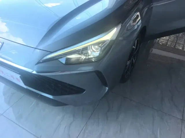 Roewe i5 — Фото автомобиля 23