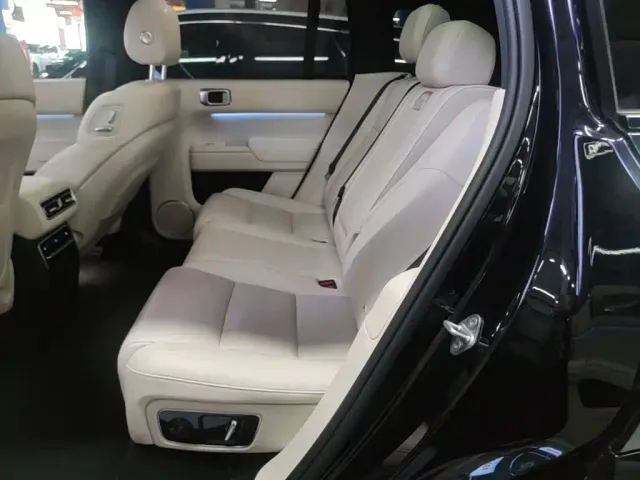 Li Auto L7 — Фото автомобиля 16