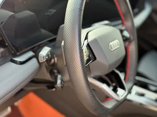 Audi Q6L e-tron — Фото автомобиля 10