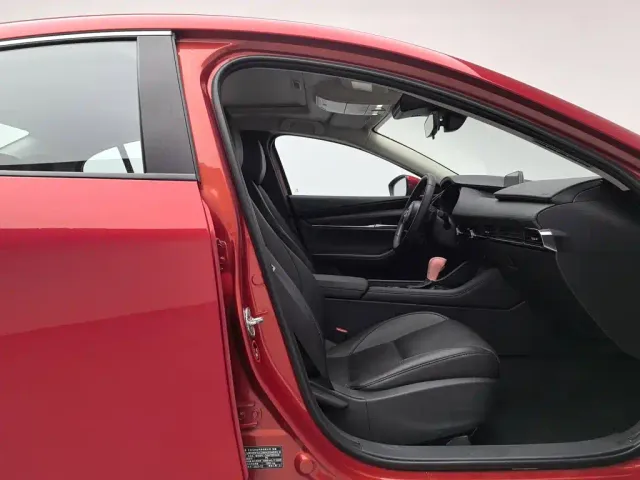 Mazda Axela — Фото автомобиля 23