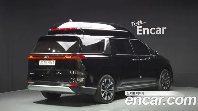 Kia Carnival Generation 4 — Фото автомобиля 2
