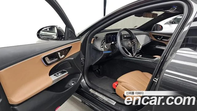 Mercedes-Benz E-Class — Фото автомобиля 10