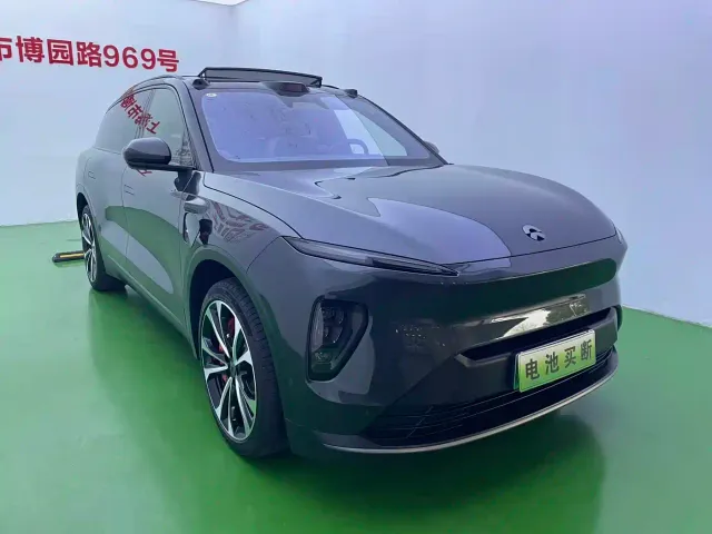 Nio ES8 — Фото автомобиля 3