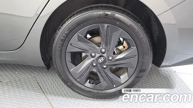 Hyundai Avante CN7 — Фото автомобиля 21