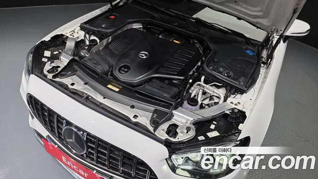Mercedes-Benz E-Class — Фото автомобиля 6