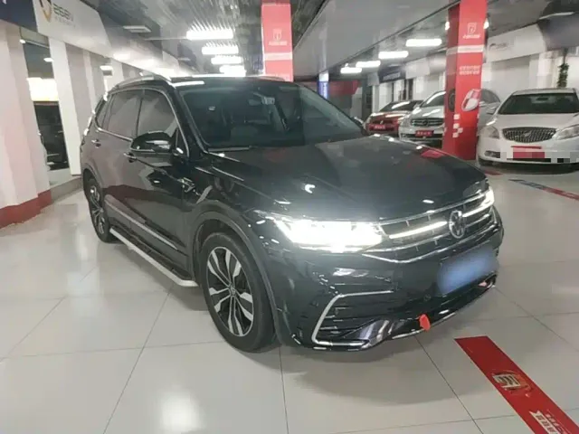 Volkswagen Tiguan L — Фото автомобиля 22
