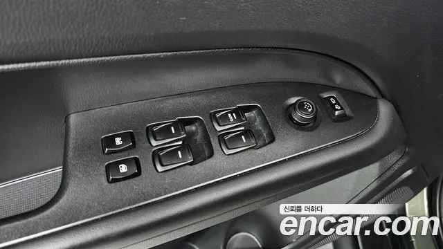 KG_Mobility_Ssangyong Rexton Новый Rexton Sport Khan Дизель 2.2 4WD — Фото автомобиля 26
