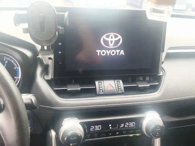 Toyota RAV4 — Фото автомобиля 12