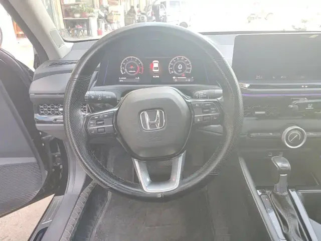 Honda Accord — Фото автомобиля 10