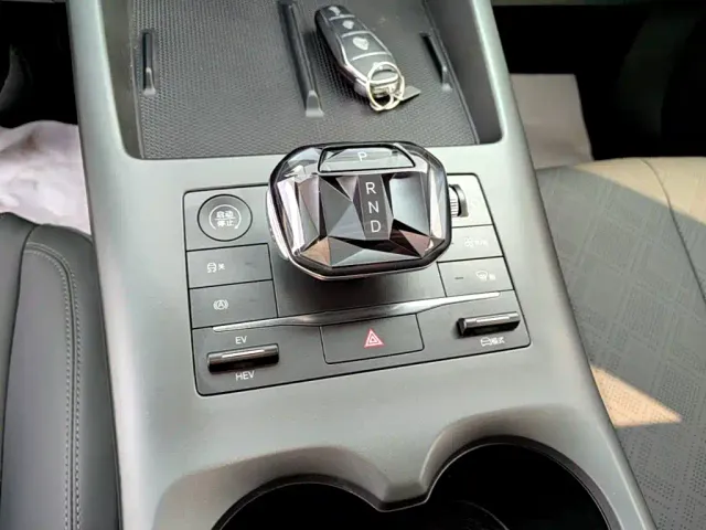BYD Qin PLUS — Фото автомобиля 13