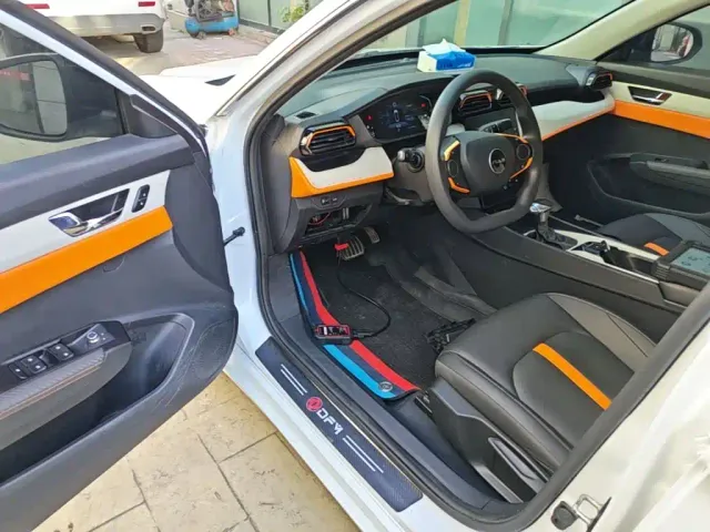 Dongfeng Yixuan — Фото автомобиля 15