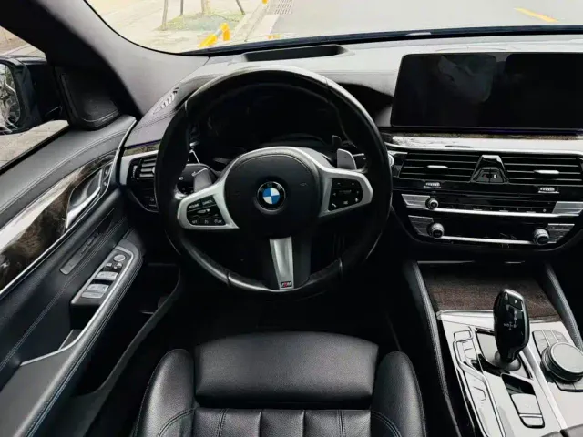 BMW 6 Series Gran Turismo — Фото автомобиля 11