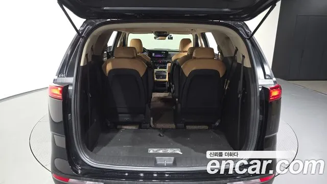 Kia Canival Carnival 4 поколение Бензин 9 мест Prestige — Фото автомобиля 20