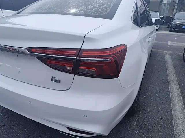 Roewe i6 — Фото автомобиля 7