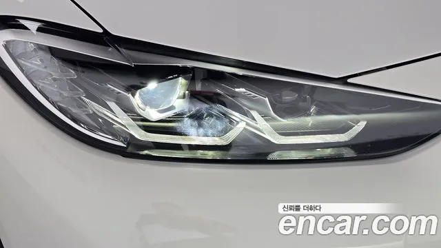 BMW i4 — Фото автомобиля 7