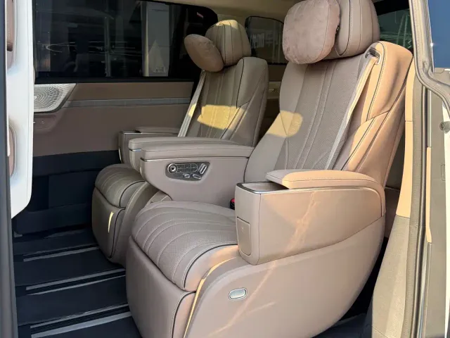 Xpeng X9 — Фото автомобиля 9