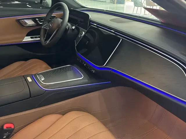 Mercedes-Benz E-Class — Фото автомобиля 12