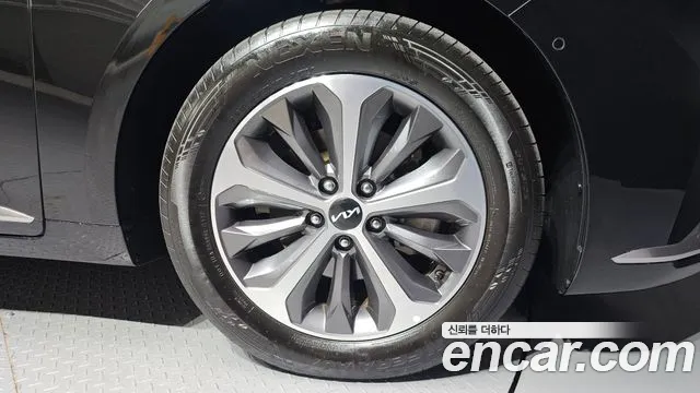 Kia K8 Hybrid — Фото автомобиля 6