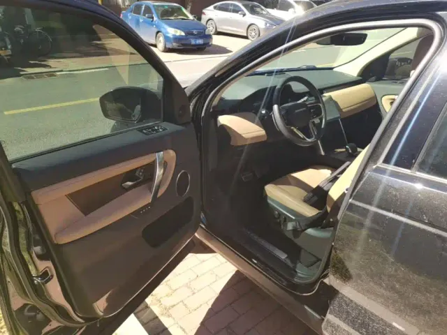 Land Rover Discovery Sport — Фото автомобиля 15