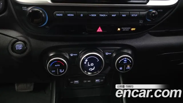 Hyundai Venue — Фото автомобиля 17