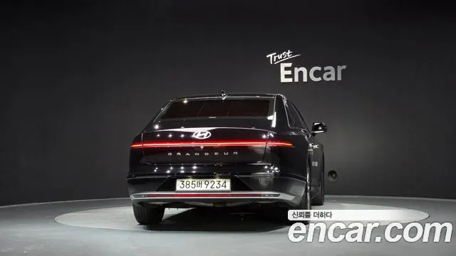 Hyundai Grandeur Grandeur (GN7) 2.5 Бензин 2WD — Фото автомобиля 3