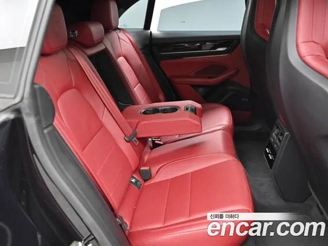 Porsche Macan Electric — Фото автомобиля 12