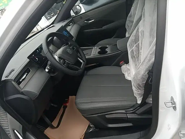 BYD Qin PLUS — Фото автомобиля 14