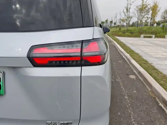 Wuling Starlight 730 — Фото автомобиля 7