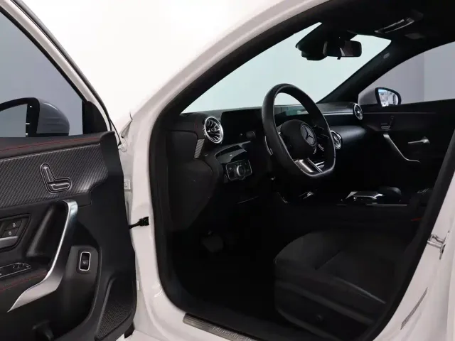 Mercedes-Benz A-Class — Фото автомобиля 23