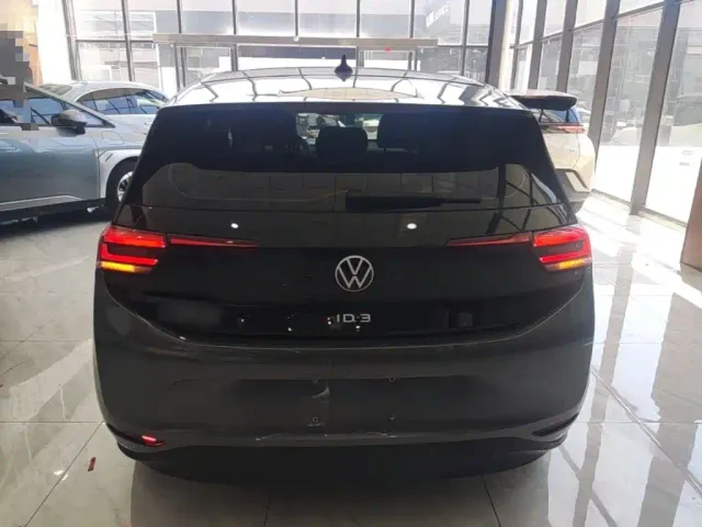 Volkswagen ID.3 — Фото автомобиля 5