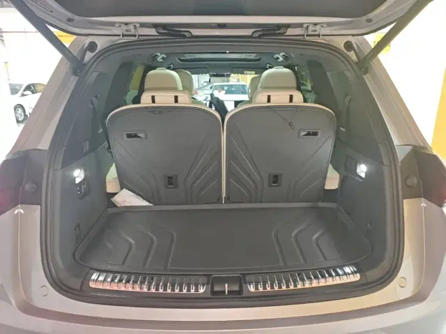 Li Auto L8 — Фото автомобиля 18