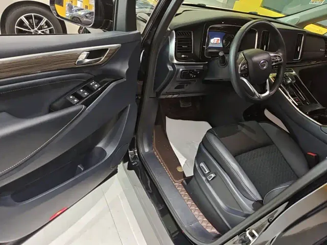 GAC Trumpchi M8 — Фото автомобиля 15