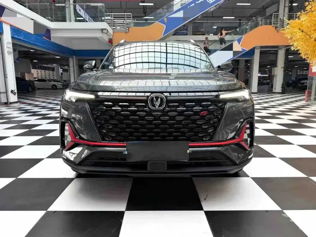 Changan CS35 Plus — Фото автомобиля 2