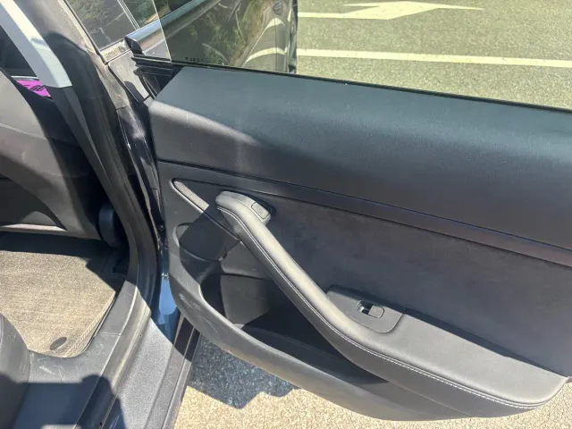 Tesla Model 3 — Фото автомобиля 13
