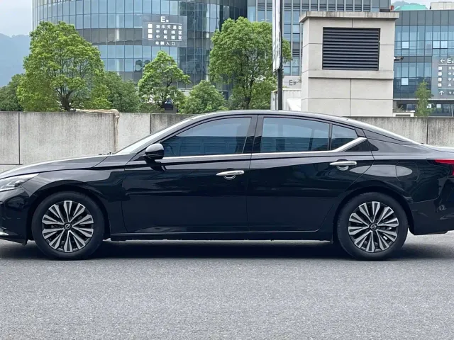 Nissan Teana — Фото автомобиля 7