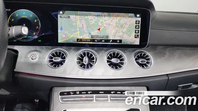 Mercedes-Benz E-Class — Фото автомобиля 5
