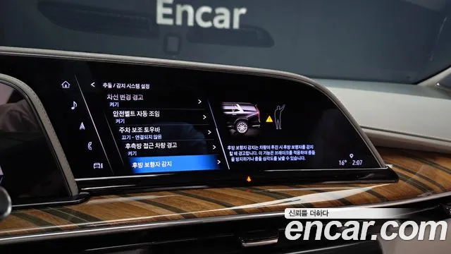 Cadillac Escalade 5th Gen — Фото автомобиля 21