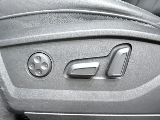 Audi Q2L — Фото автомобиля 20