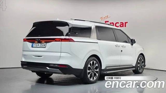 Kia Carnival Generation 4 — Фото автомобиля 2