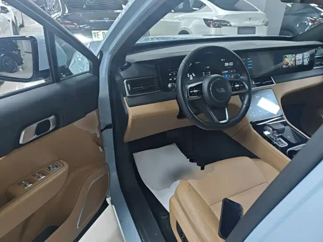 Li Auto ONE — Фото автомобиля 15