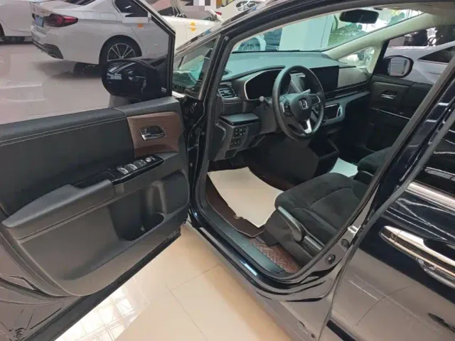 Honda Odyssey — Фото автомобиля 15