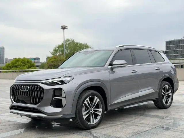 Фотография автомобиля — Audi Q6