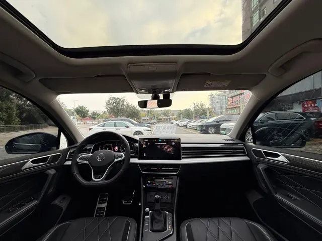 Volkswagen Tiguan L — Фото автомобиля 8