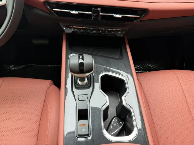 Changan CS75 — Фото автомобиля 6