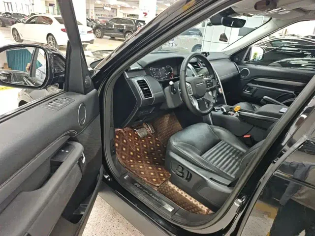 Land Rover Discovery — Фото автомобиля 11