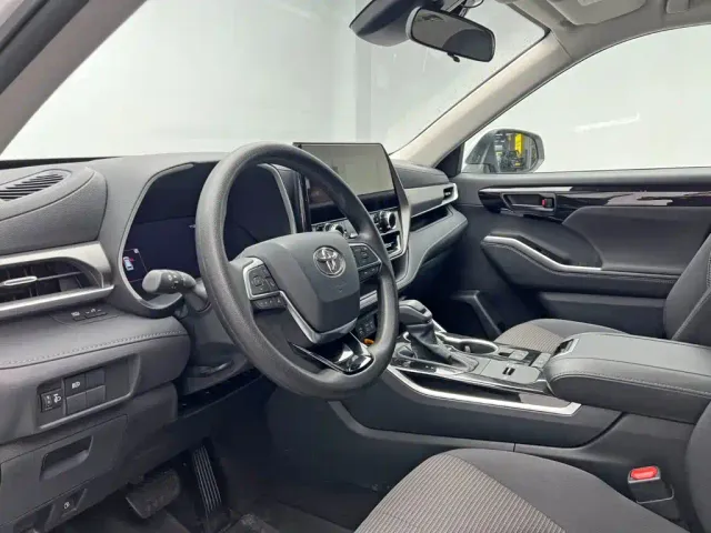 Toyota Highlander — Фото автомобиля 15